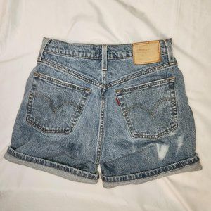 Vintage light wash Levi's 501 shorts, size 26